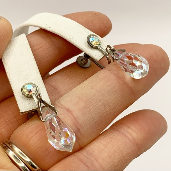 Vintage aurora Borealis briolette retro screw back earrings sparkling iridescent - Picture 7 of 9